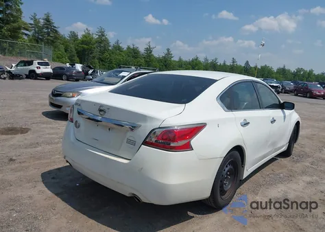 2015 Nissan Altima 2.5/2.5 S/2.5 Sl/2.5 Sv из США, поврежденный, VIN 1N4AL3AP2FC276895